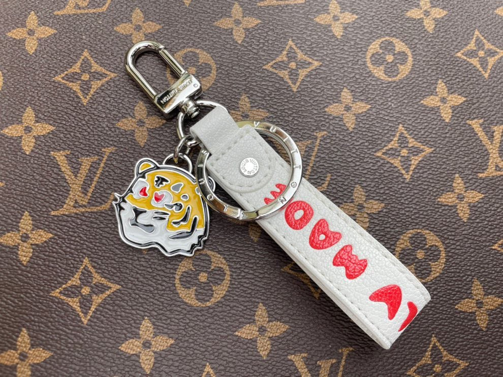 LV Tiger Keychain – Kinno Scuba