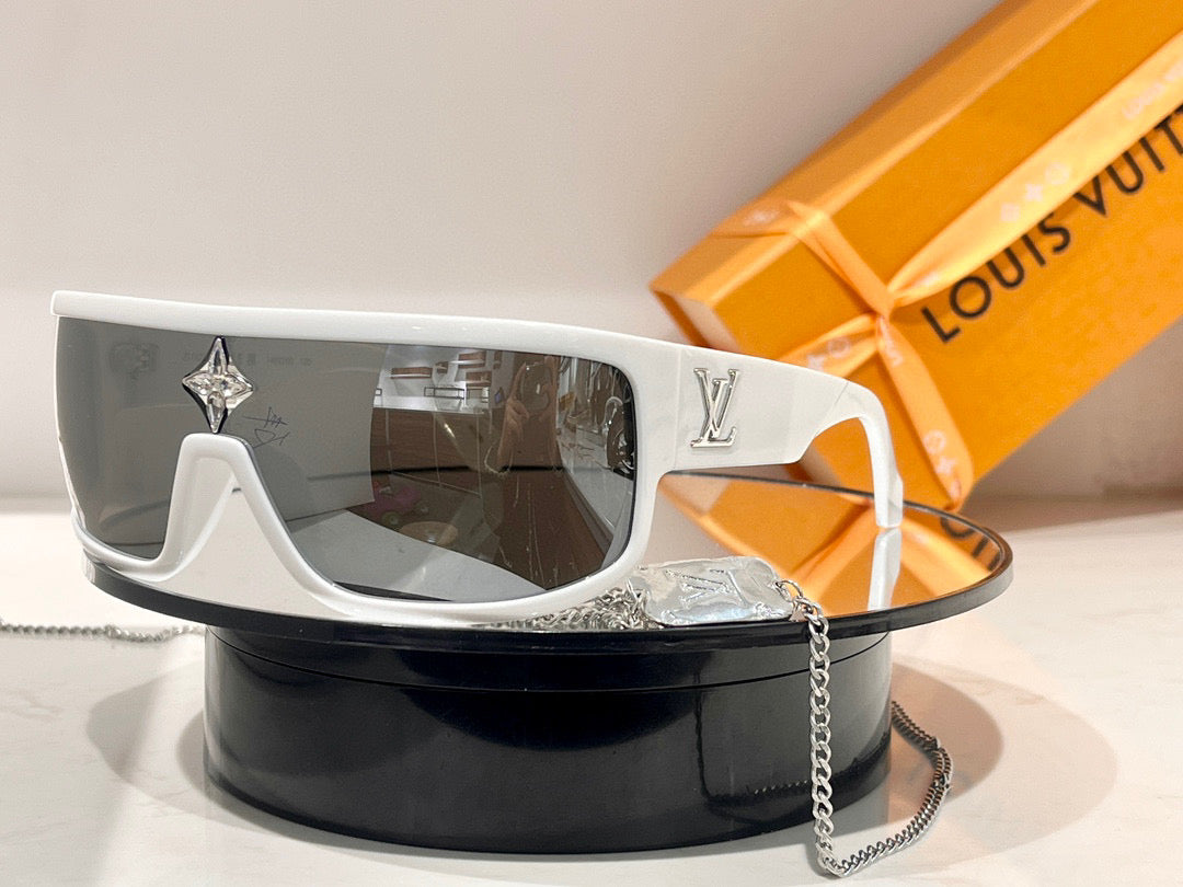 Louis Vuitton Z1742U Cyclone Sport Mask Sunglasses, White, One Size