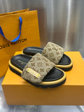 LV POOL PILLOW COMFORT