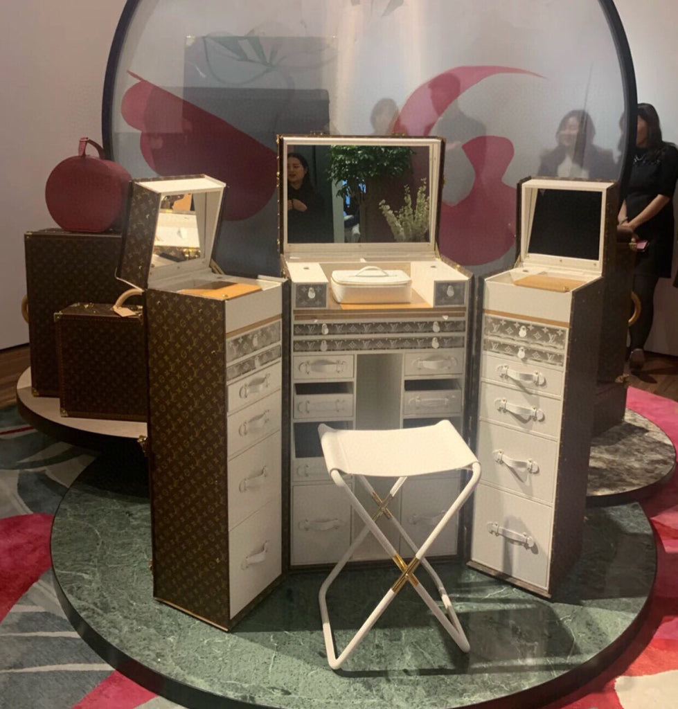 louis vuitton vanity table