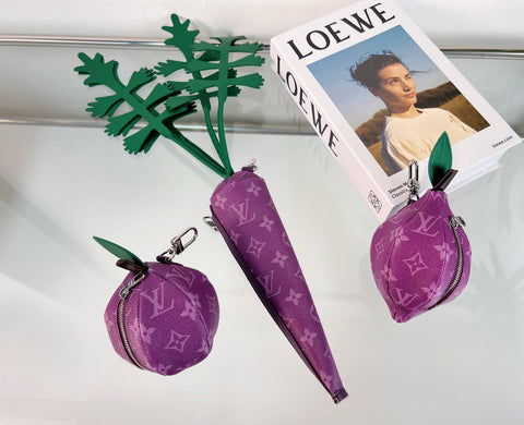 carrot coin purse louis