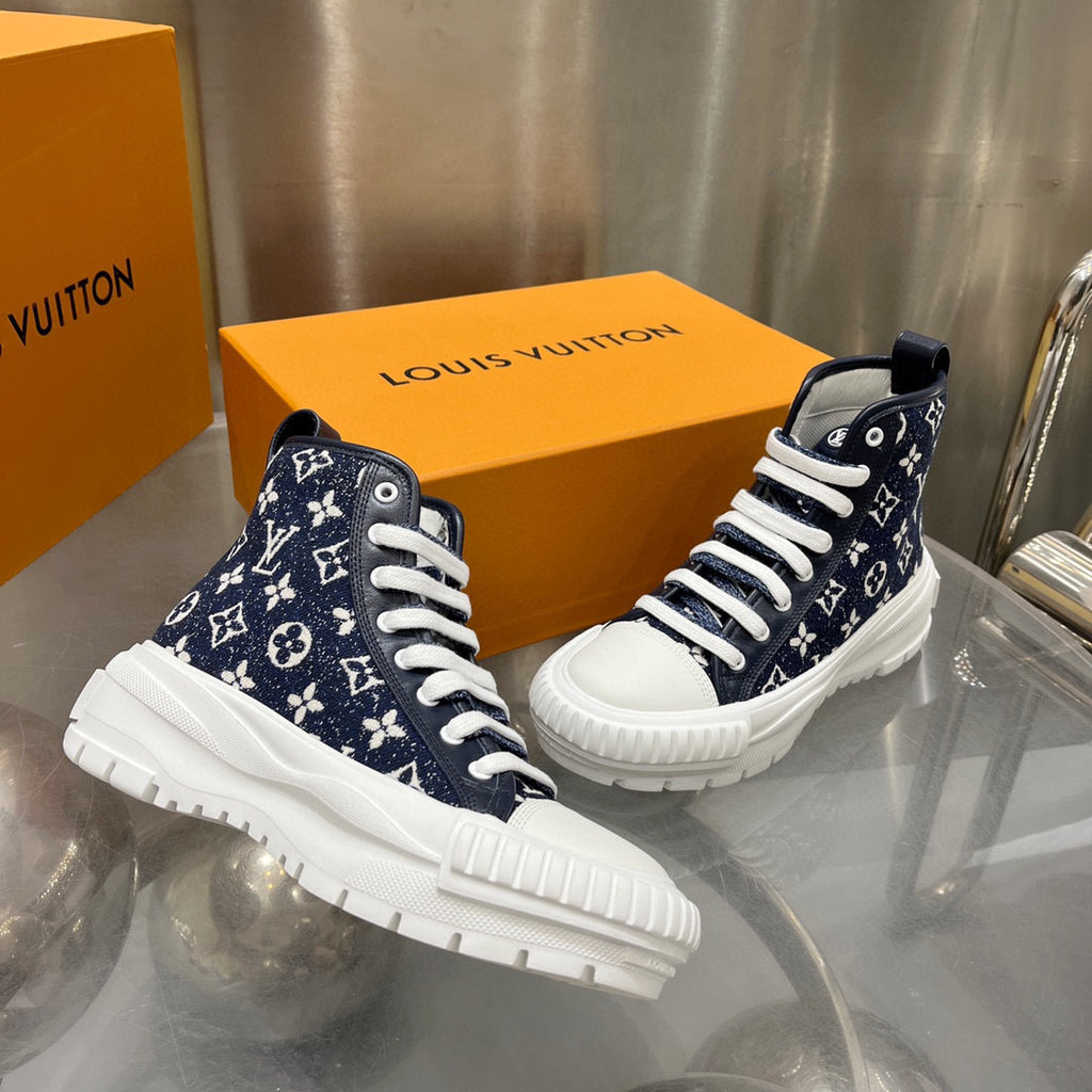 Louis Vuitton LV Squad Trainer Sneakers