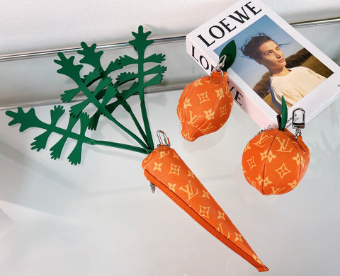 Louis Vuitton Carrot Clutch Bag 