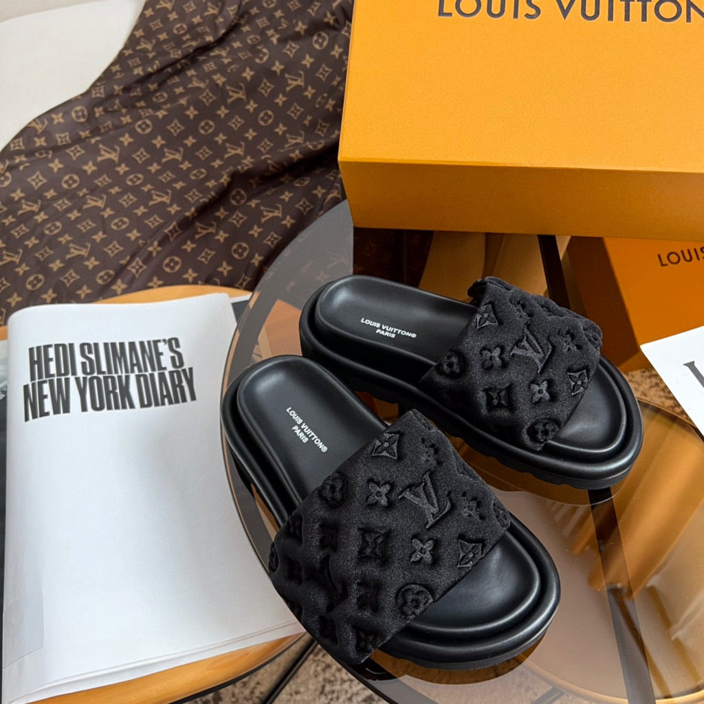 Louis Vuitton Black/White Pool Pillow Mule Slides, 39